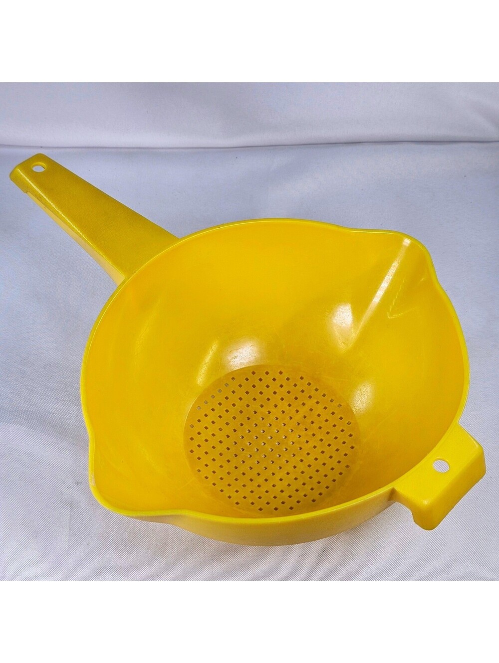Vintage Tupperware Yellow Colander Strainer Long Handle 13.5 Inch 152-4 Retro